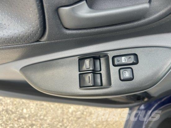 TOYOTA YARIS Auto's