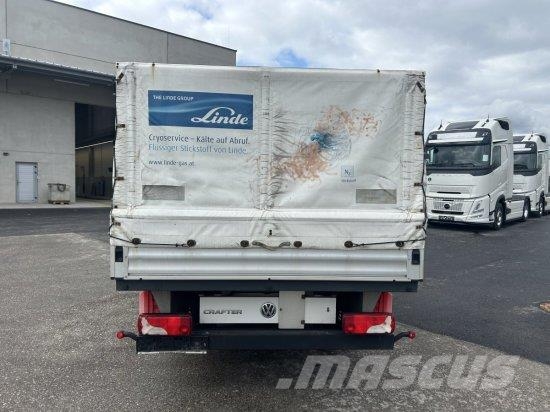 Volkswagen CRAFTER PRITSCHE PLANE 3 SITZE Camiones de cama baja