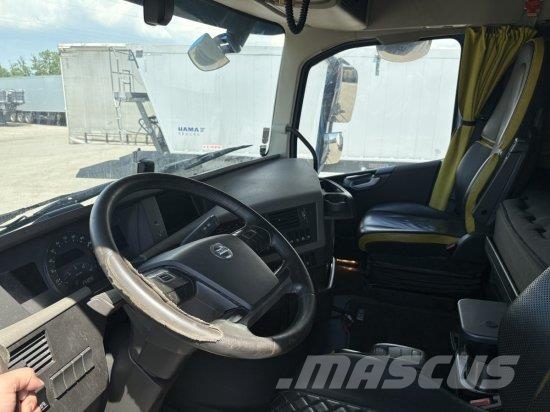 Volvo FH 16 750 6X4R HOLZTRANSPORTER MIT PENZ 12Z KRAN, Samochody do przewozu drewna