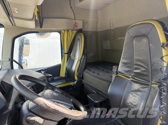 Volvo FH 16 750 6X4R HOLZTRANSPORTER MIT PENZ 12Z KRAN, Samochody do przewozu drewna