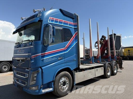 Volvo FH 16 750 6X4R HOLZTRANSPORTER MIT PENZ 12Z KRAN, Samochody do przewozu drewna