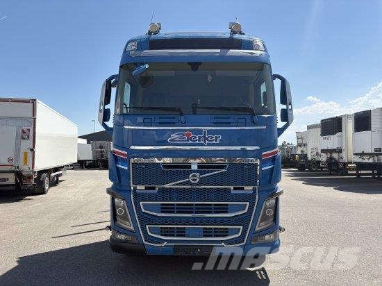 Volvo FH 16 750 6X4R HOLZTRANSPORTER MIT PENZ 12Z KRAN, Samochody do przewozu drewna