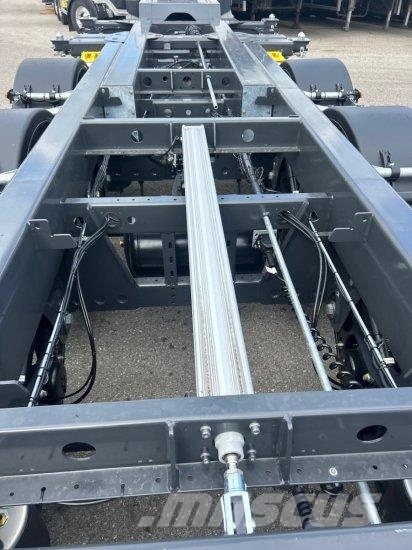 WEB TRAILER LPRS24 MITTEN-HECKSCHIEBER 1X20 FT 2X2 Containerframe semi-trailers