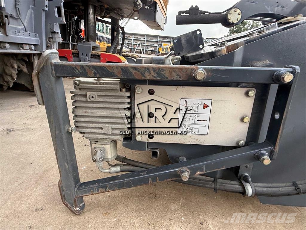 Bomag BS 180 스프래더