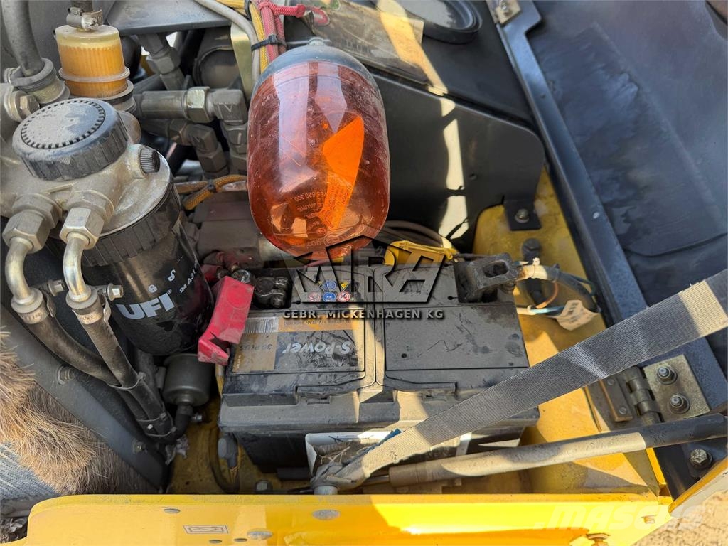 Bomag BW 100 AD-5 Dvojni valjarji