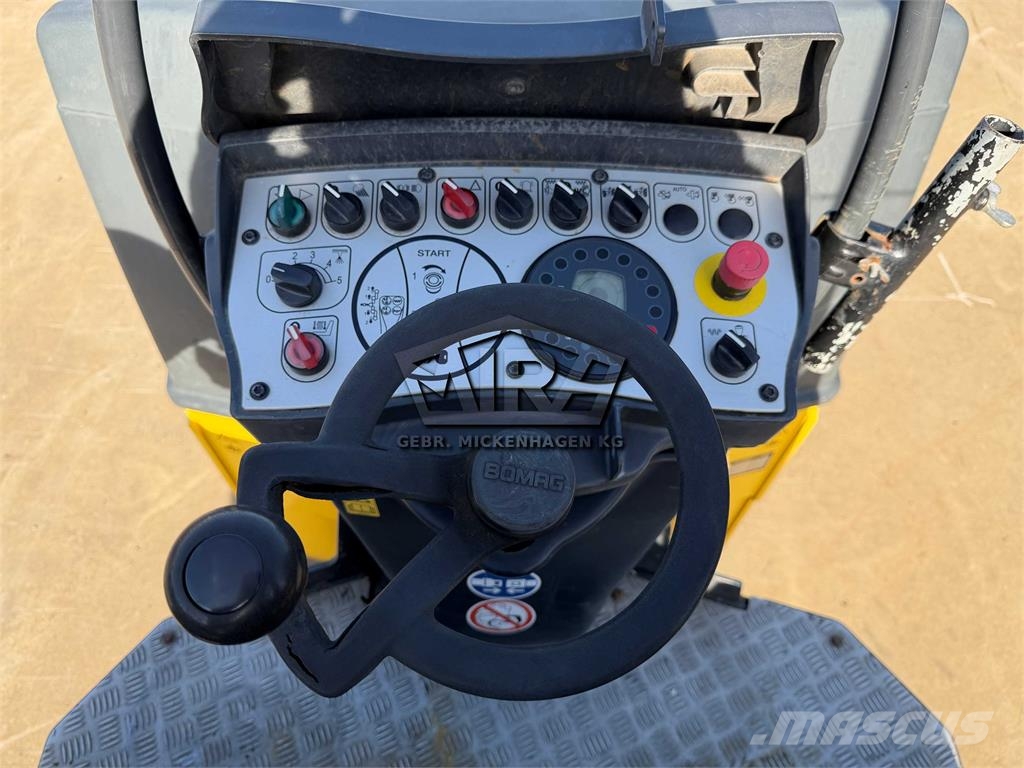 Bomag BW 138 AD-5 Dvojni valjarji