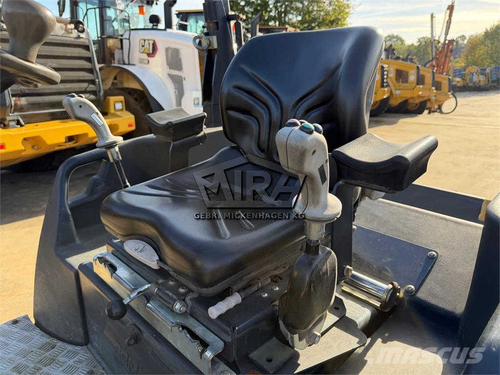 Bomag BW 138 AD-5 Dvojni valjarji