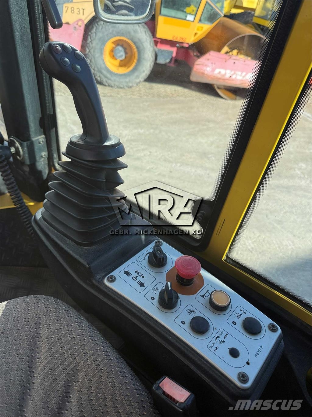 Bomag BW 213 DH-4 BVC Ühe trumliga rullid