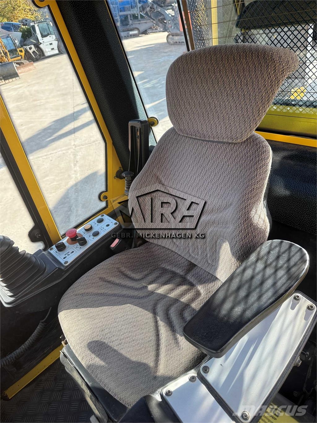 Bomag BW 213 DH-4 BVC Ühe trumliga rullid