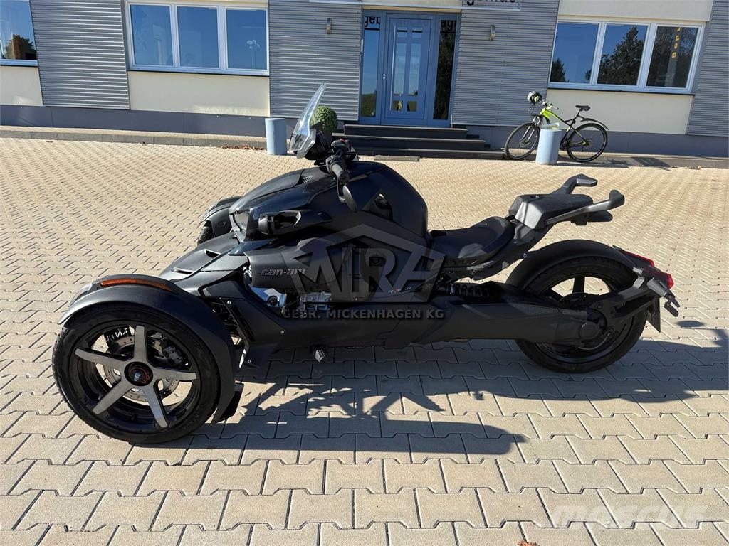 Can-am Ryker 900 Sport Avtomobili