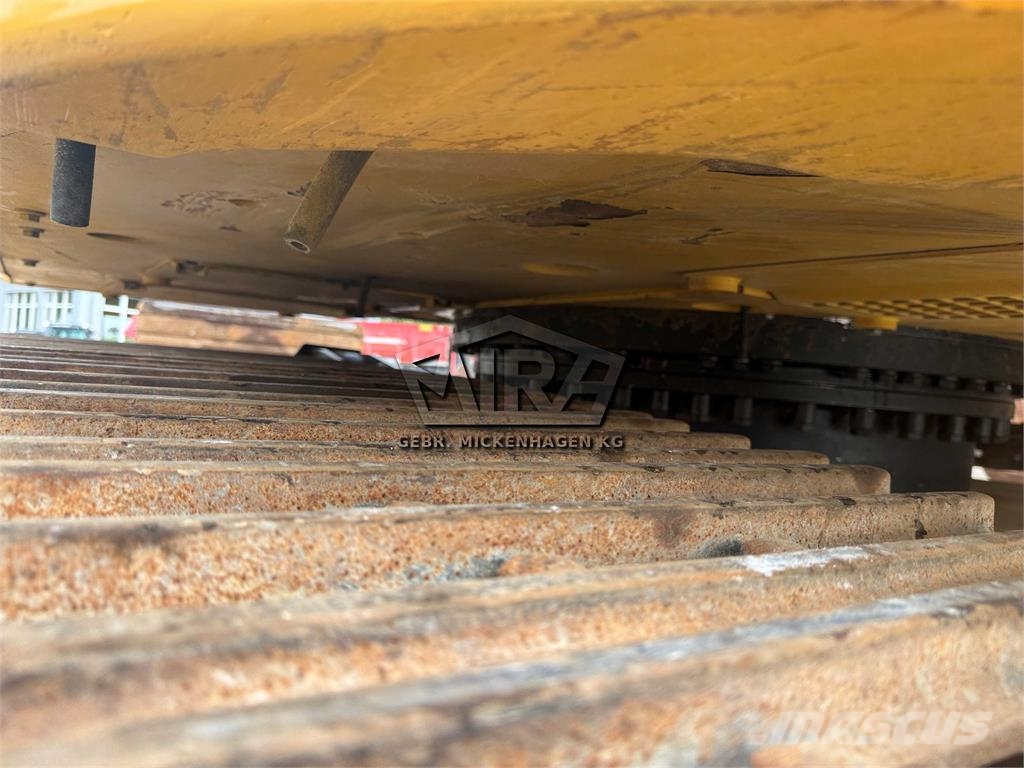 CAT 325 FL CR حفارات زحافة