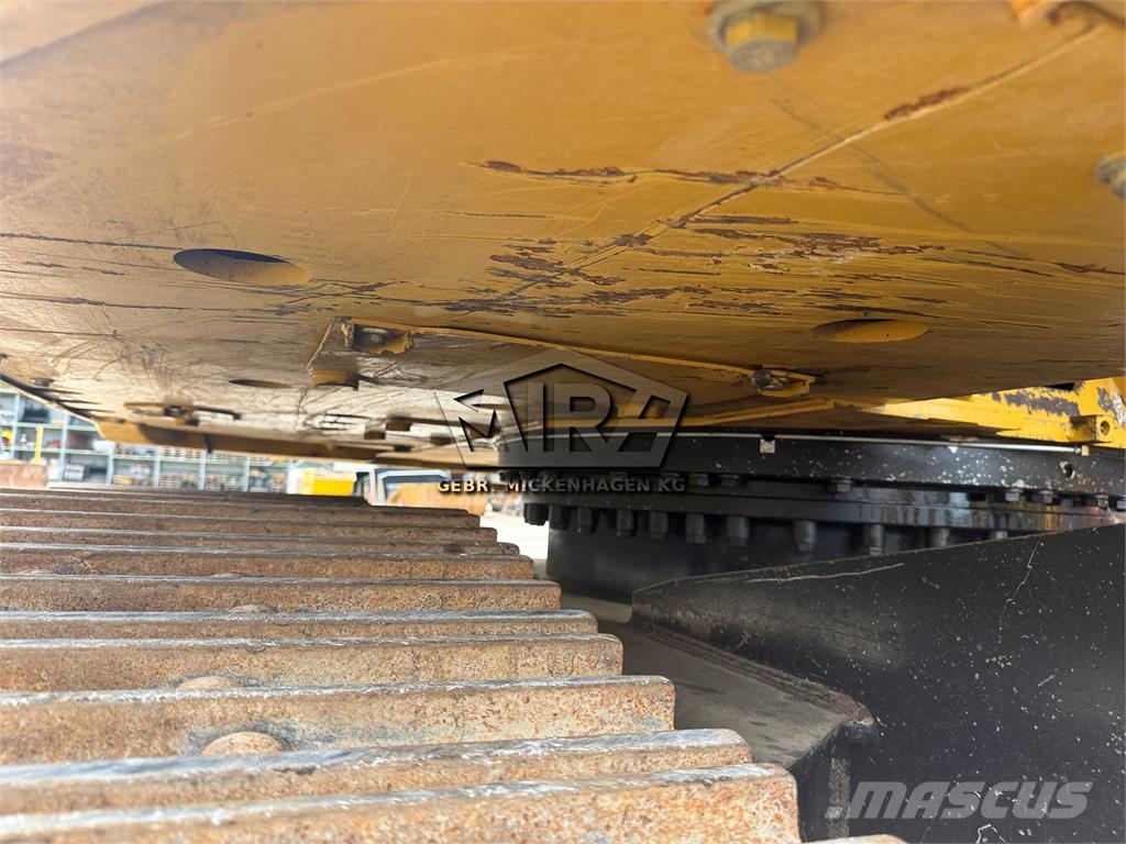 CAT 325 FL CR حفارات زحافة