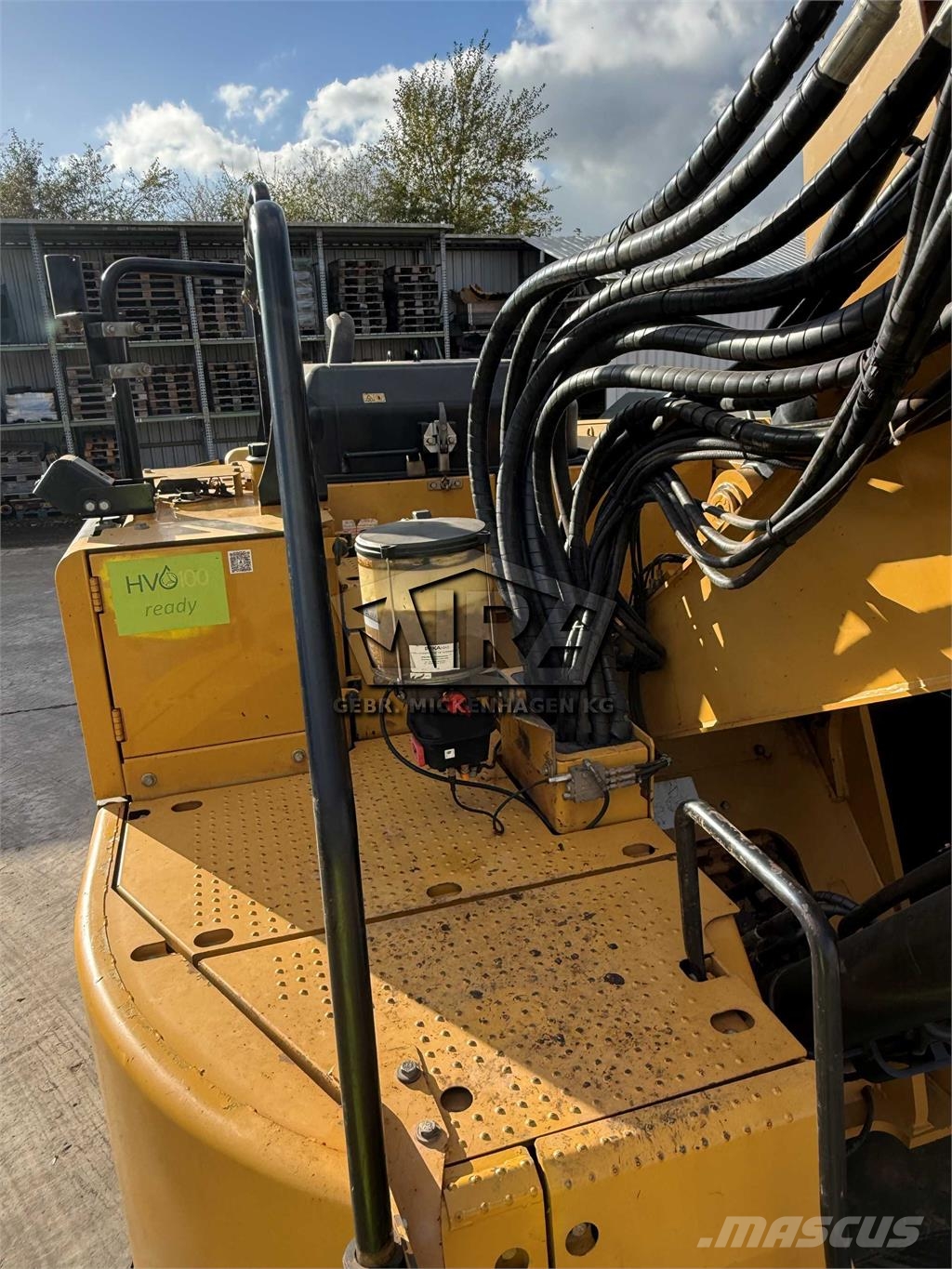CAT 325 FL CR Roomikekskavaatorid