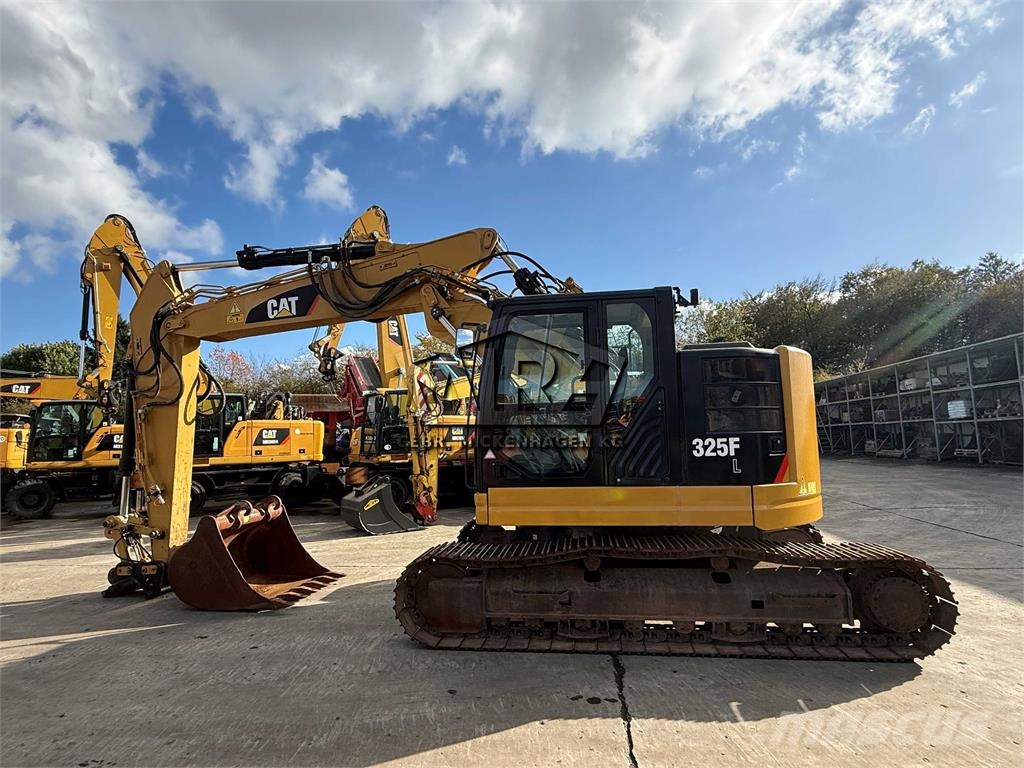 CAT 325 FL CR Roomikekskavaatorid
