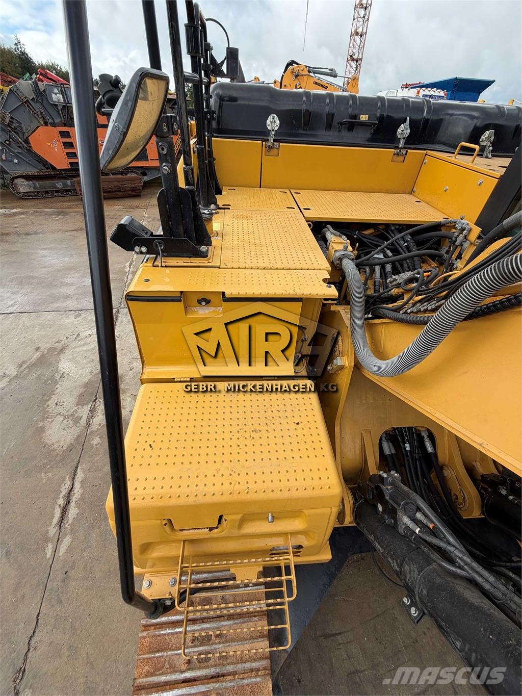 CAT 326 F LN Bagri goseničarji