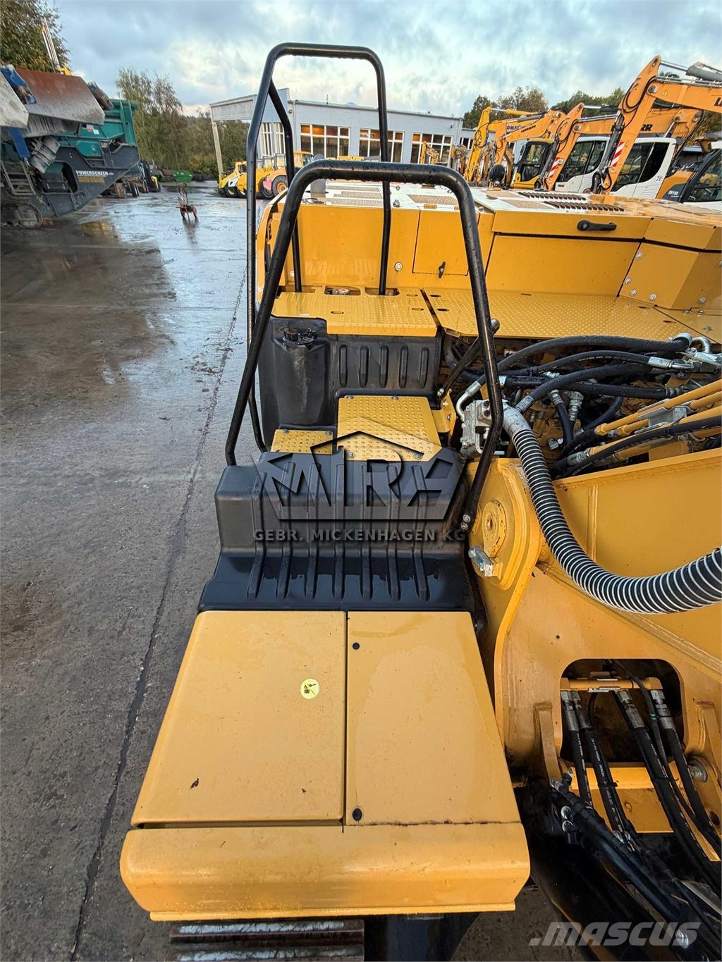 CAT 330 - 07B Bagri goseničarji