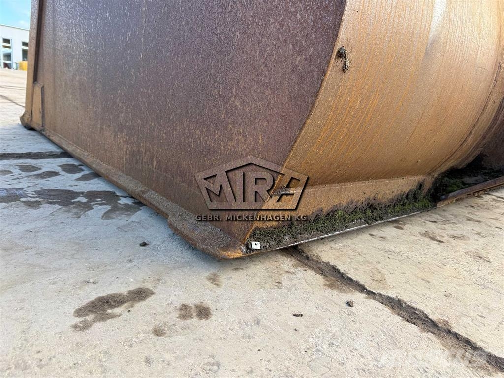 CAT 3500 mm / 966 M + M - 972 K + M Buckets
