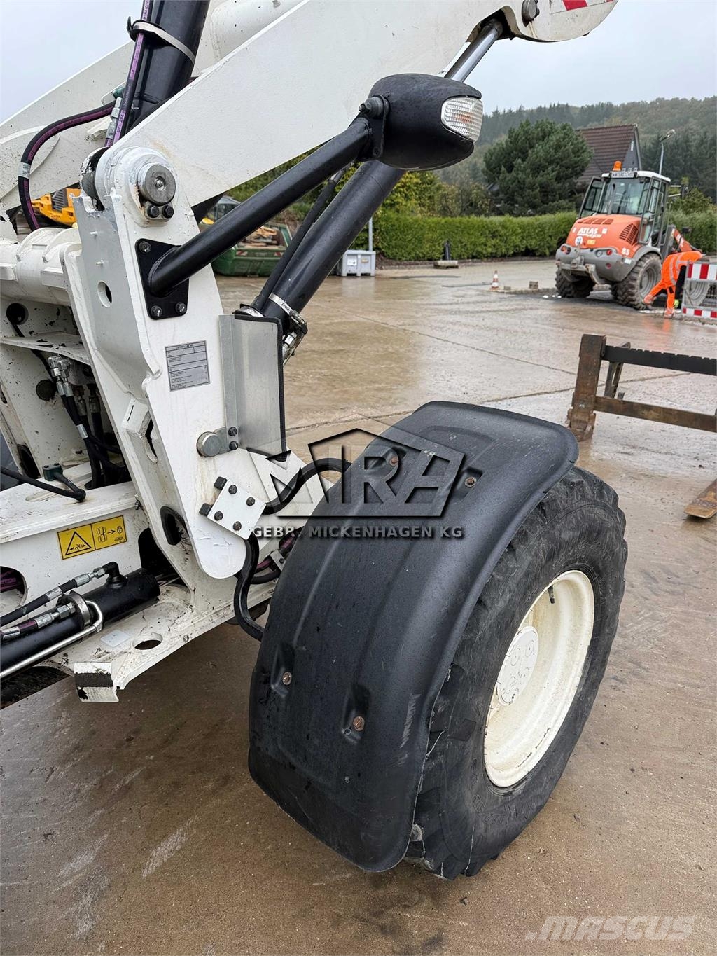 CAT 908M Utovarivači na točkove