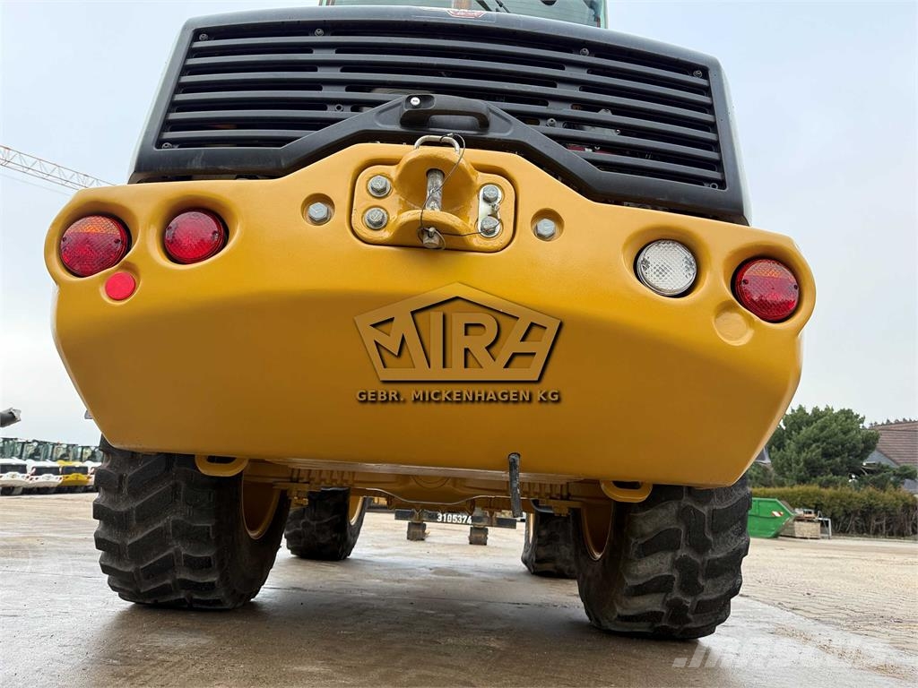 CAT 908M Kolesni nakladalci