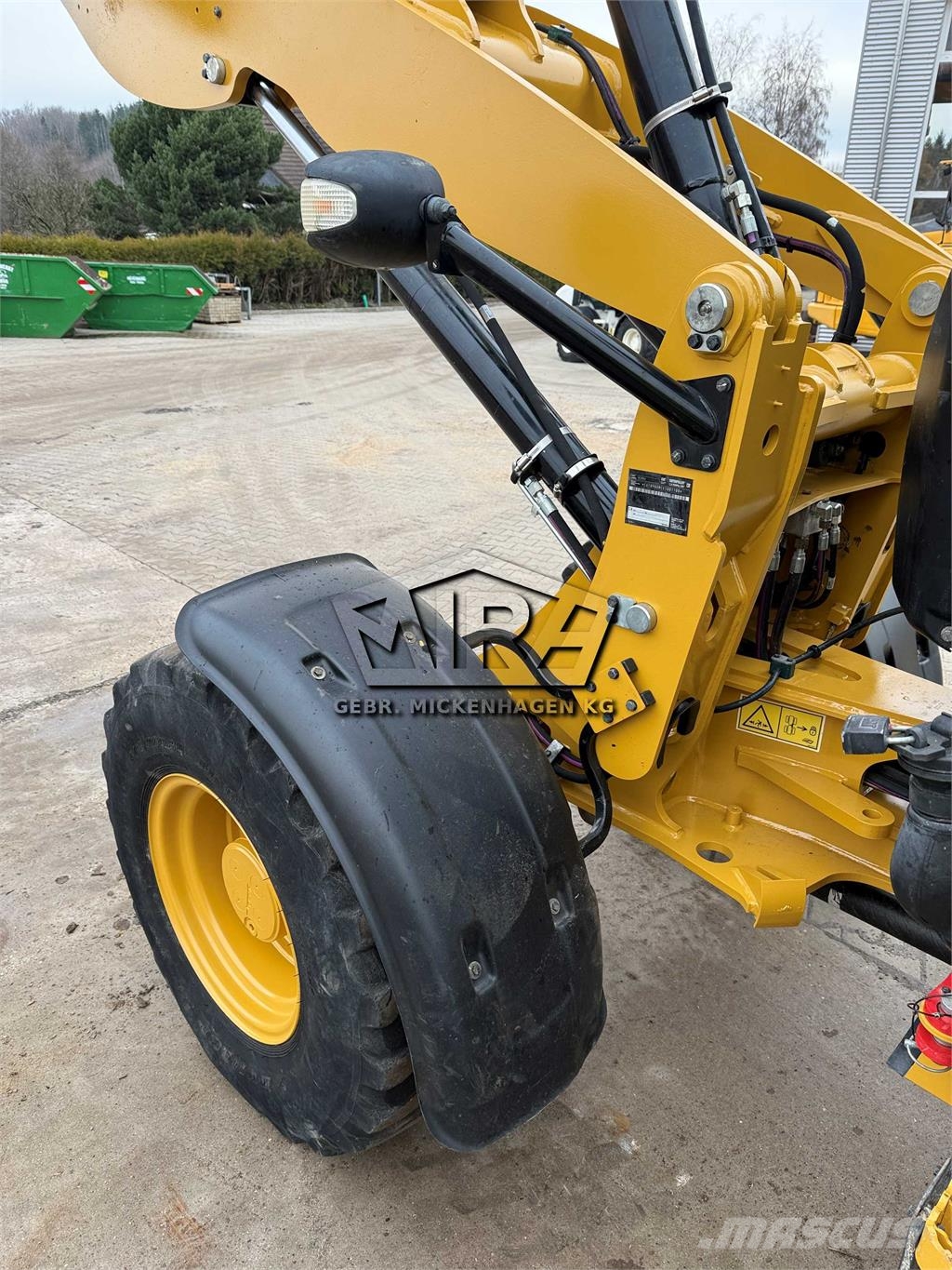 CAT 908M Kolesni nakladalci