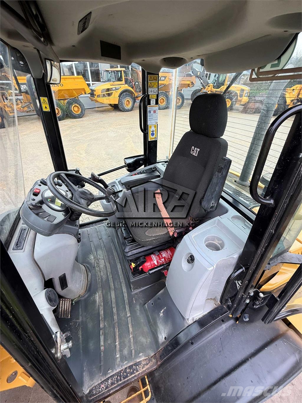 CAT 908M Kolesni nakladalci