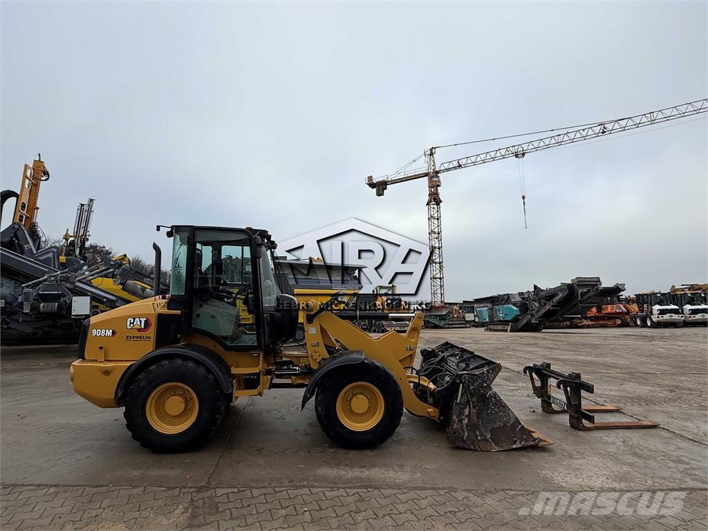 CAT 908M Kolesni nakladalci