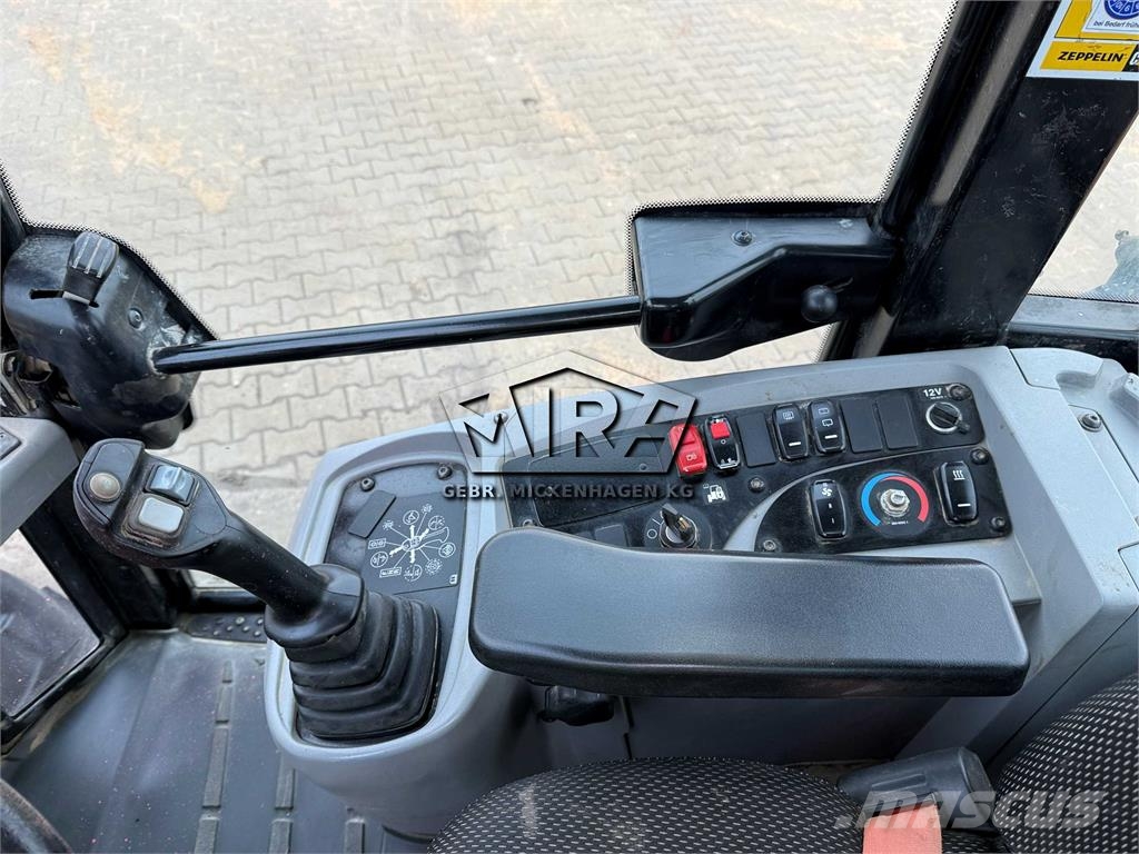 CAT 908M Kolesni nakladalci
