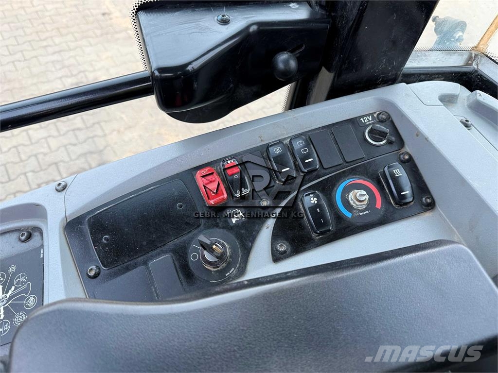 CAT 908M Kolesni nakladalci