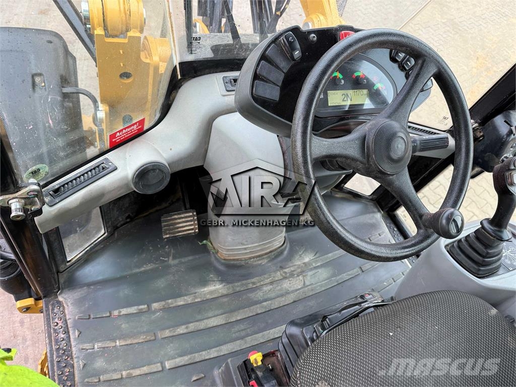 CAT 908M Kolesni nakladalci