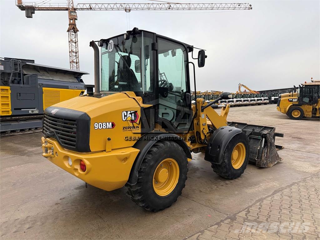 CAT 908M Kolesni nakladalci