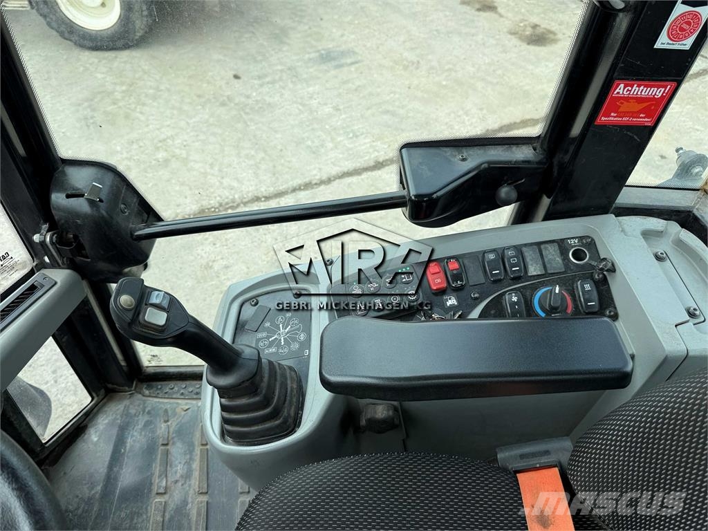 CAT 908M Utovarivači na točkove