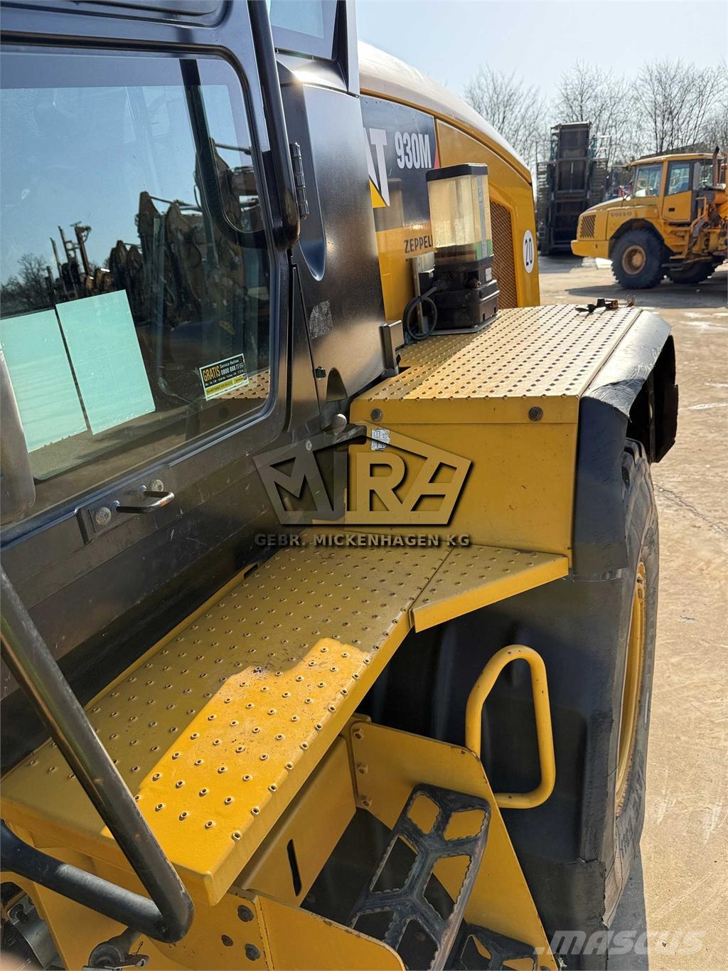 CAT 930M Naudoti ratiniai krautuvai