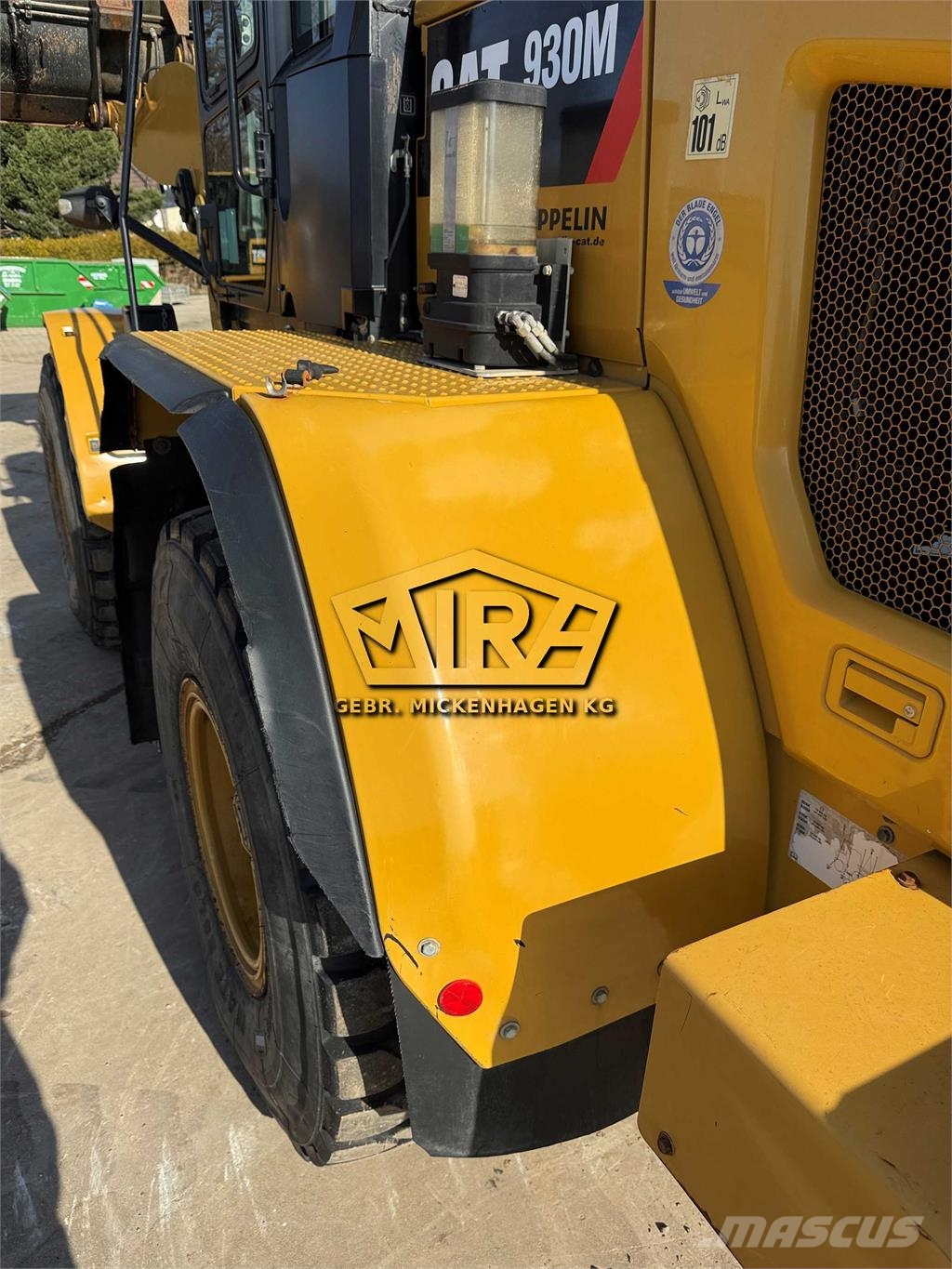 CAT 930M Naudoti ratiniai krautuvai