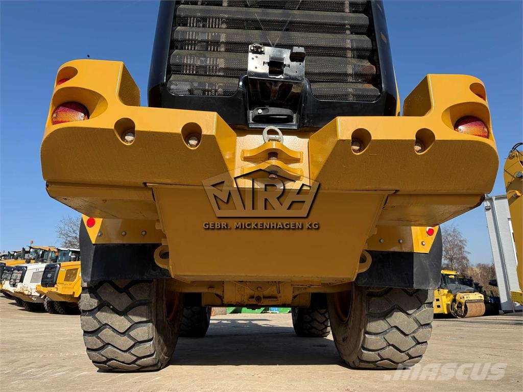 CAT 930M Naudoti ratiniai krautuvai