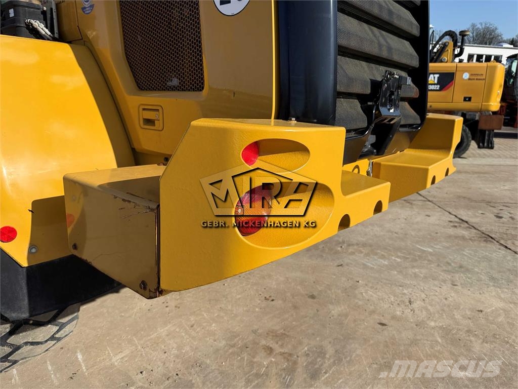 CAT 930M Naudoti ratiniai krautuvai