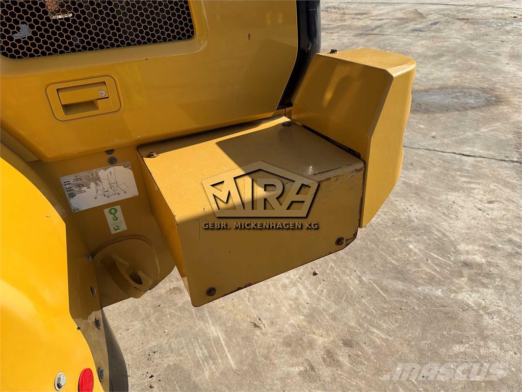 CAT 930M Naudoti ratiniai krautuvai