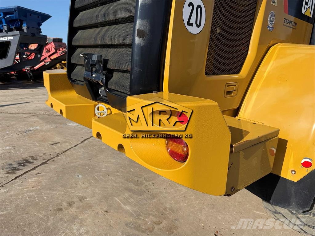 CAT 930M Naudoti ratiniai krautuvai