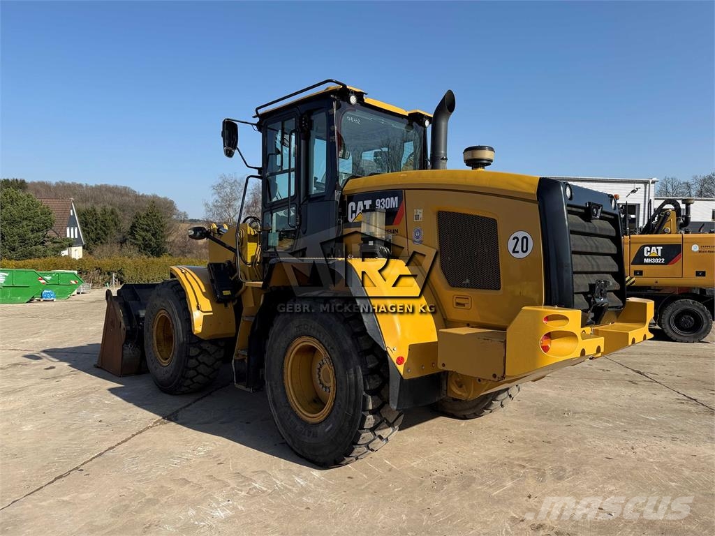 CAT 930M Naudoti ratiniai krautuvai
