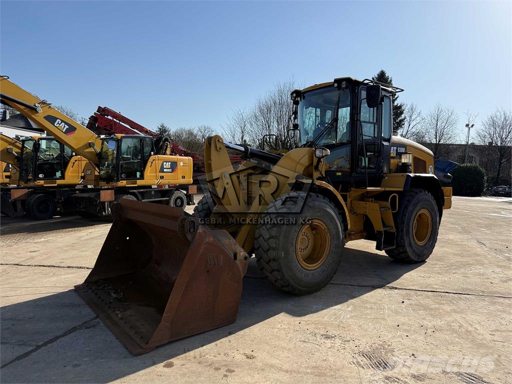 CAT 930M Naudoti ratiniai krautuvai