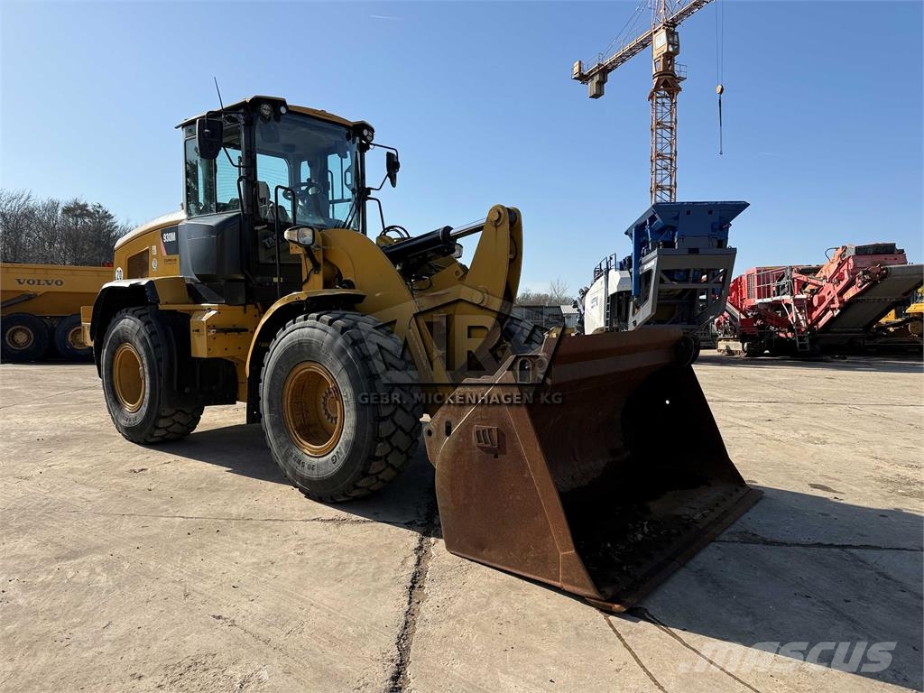 CAT 930M Naudoti ratiniai krautuvai