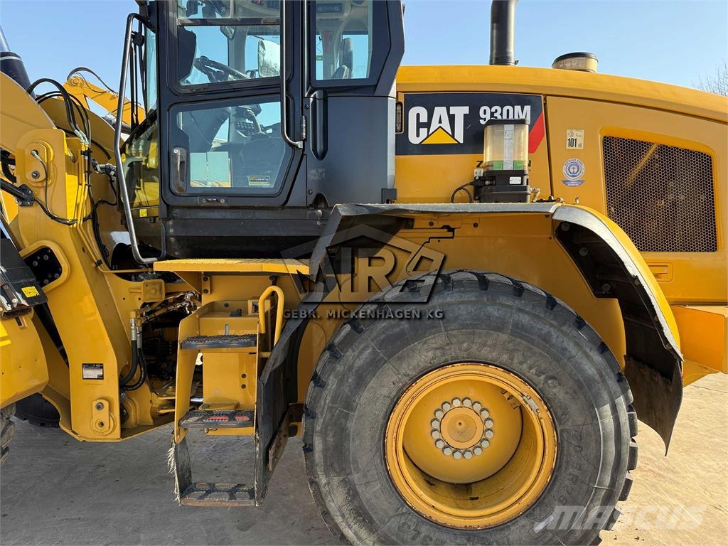 CAT 930M Naudoti ratiniai krautuvai