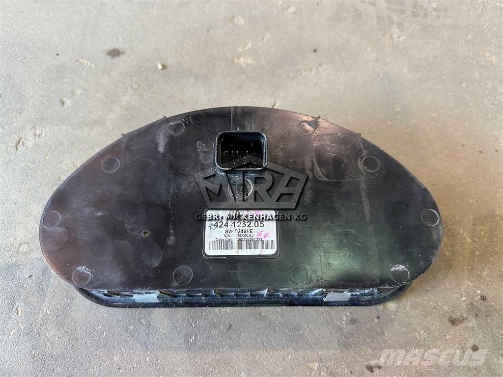CAT 938 M/ Display Sähkö ja elektroniikka