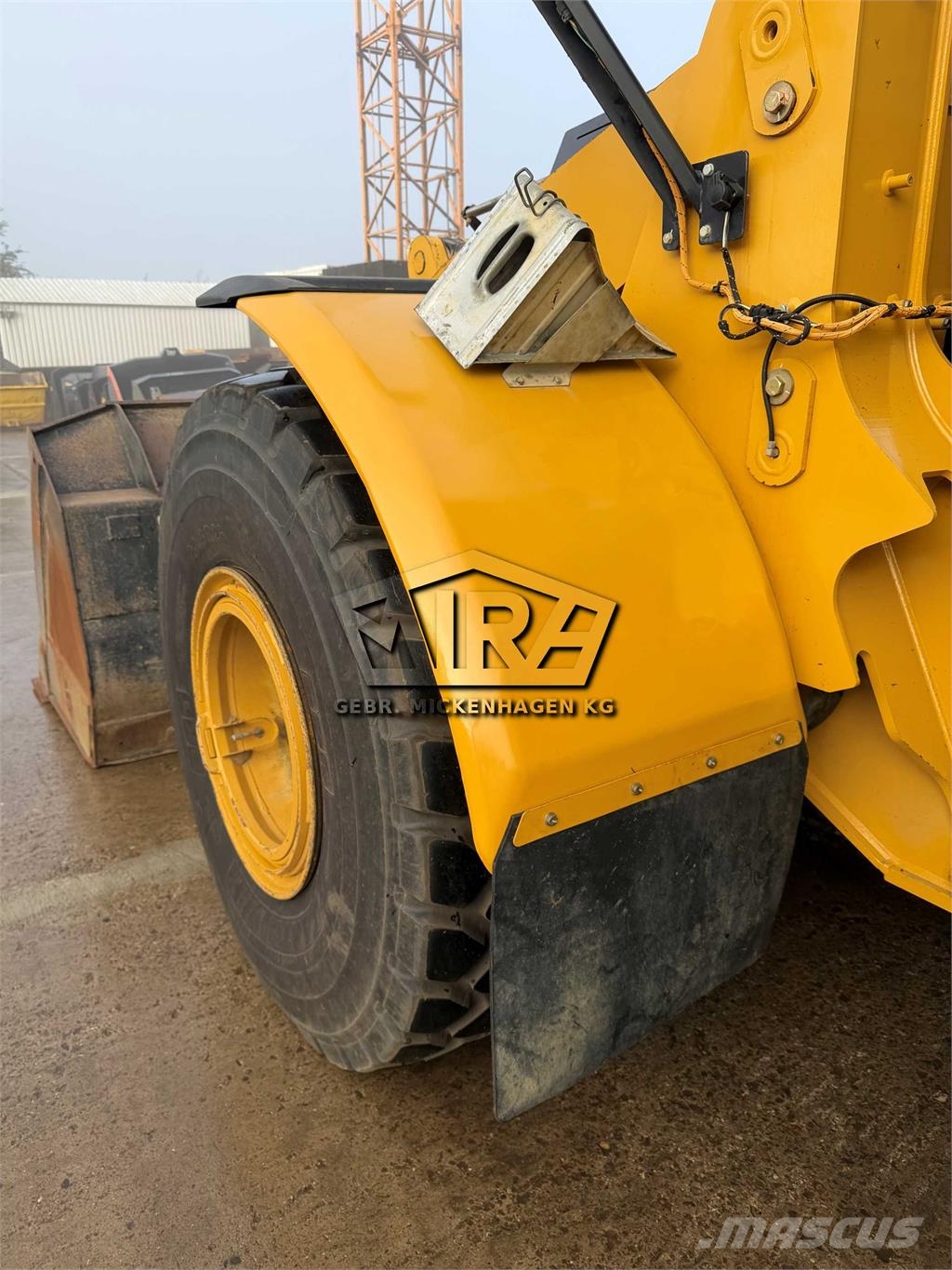 CAT 950GC Pale gommate
