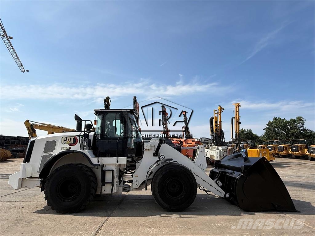CAT 950M Highlift + Hochkippschaufel Wielladers