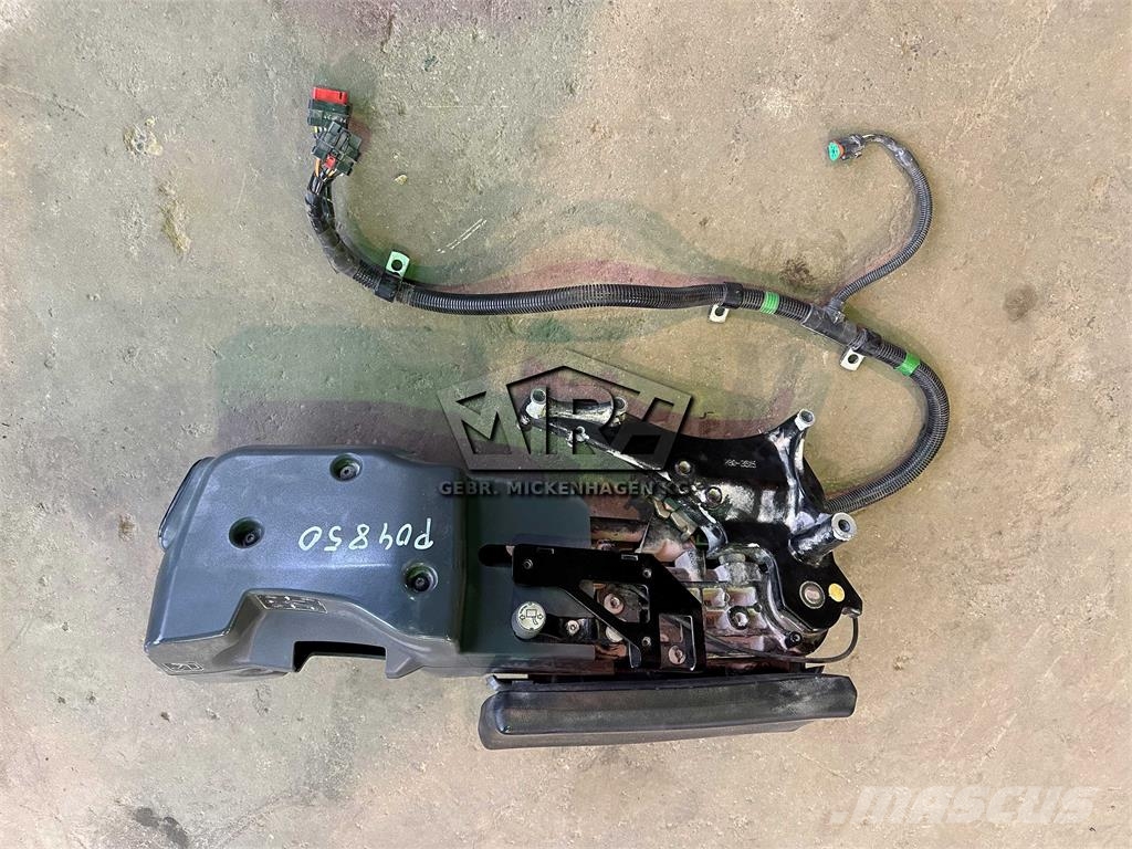 CAT 966 KXE / Armlehne links Cabine si interior