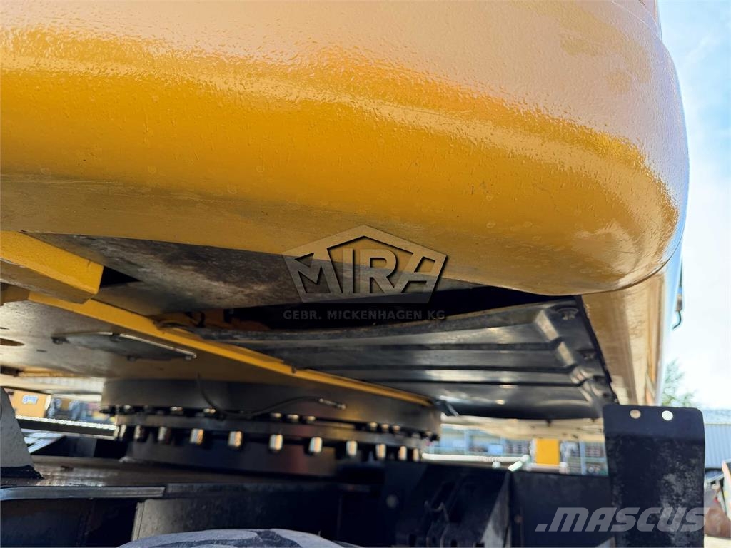 CAT M 317 F Bagri na kolesih
