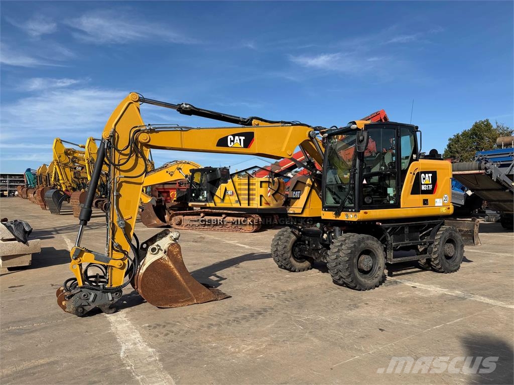 CAT M 317 F Bagri na kolesih