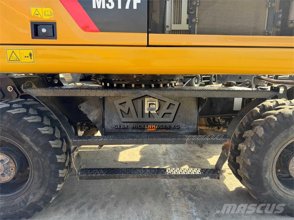 CAT M 317 F Bagri na kolesih