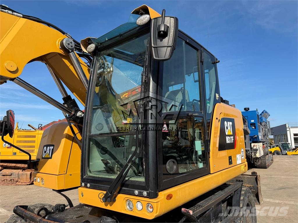 CAT M 317 F Bagri na kolesih