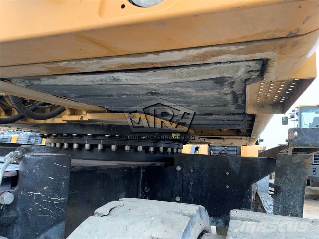 CAT MH 3024 Movimentazione rifiuti